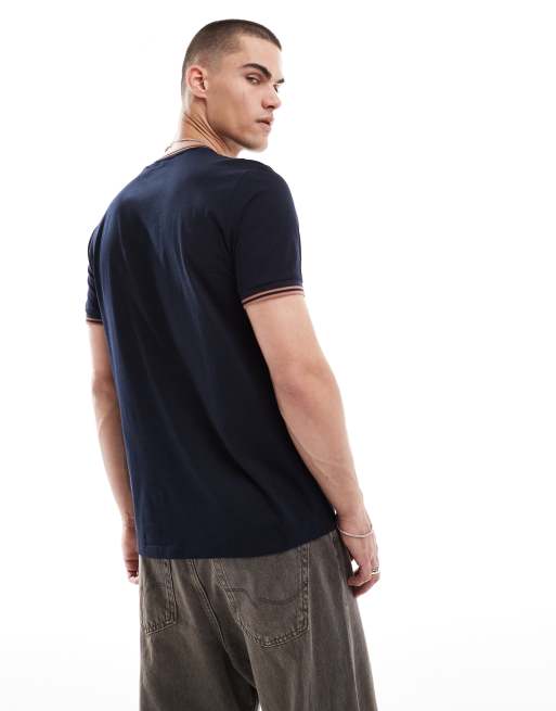 Fred Perry – T-Shirt in Marineblau mit doppelten Zierstreifen, 4 von 4