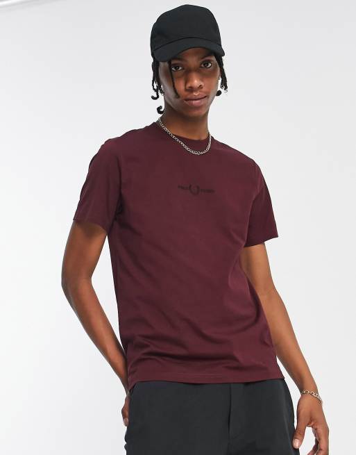Fred Perry – T-Shirt in Rot mit Logostickerei