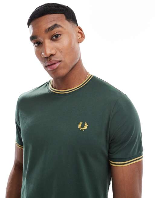 Fred Perry - T-shirt met dubbel gekleurd randje in donkergroen