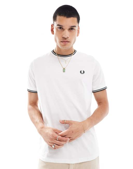 Fred Perry - T-shirt met dubbel gekleurd streepje in wit 