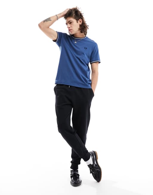Fred Perry - T-shirt met twee gekleurde streepjes in middernachtsblauw, 4 van 4