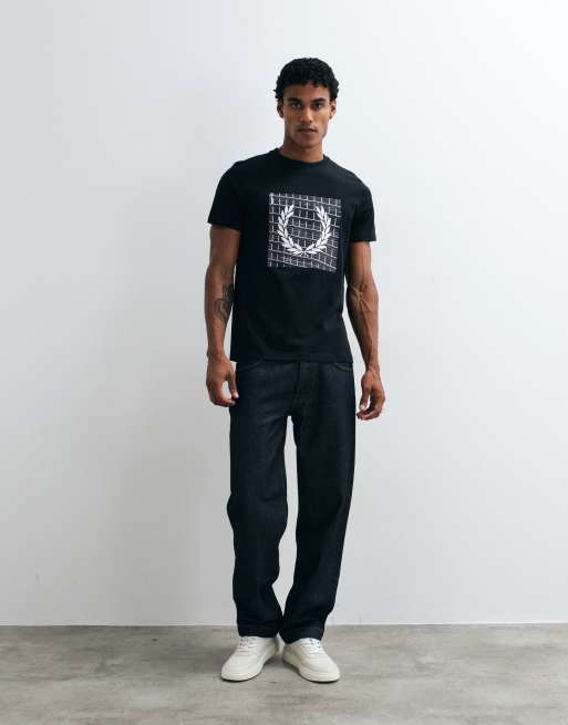Fred Perry T-Shirt mit Lorbeerkranz-Grafik in Schwarz, 2 von 5