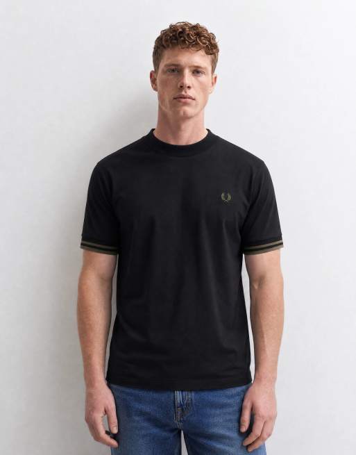 Fred Perry T-Shirt mit markanten Kontraststreifen in Schwarz, 9 von 10