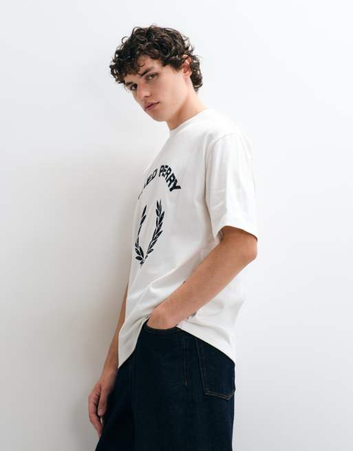 Fred Perry T-Shirt mit Tartan-Logo-Applikation in Weiß, 3 von 5