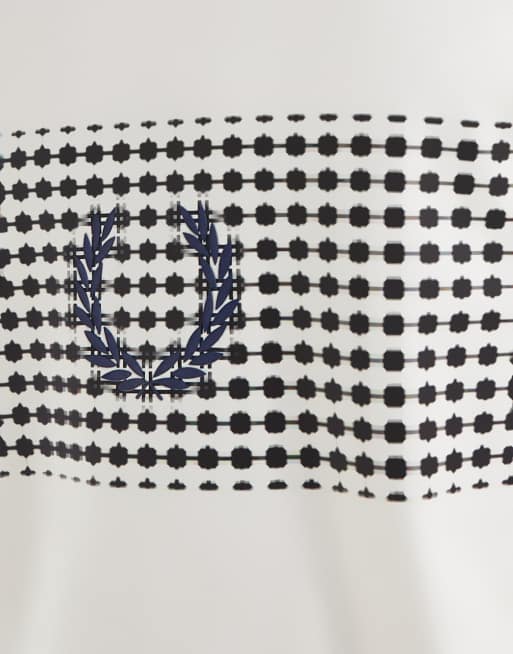 Fred Perry – T-shirt w kolorze ecru z grafiką siatki tenisowej, 3 z 5