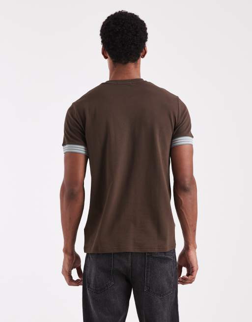 Fred Perry – T-shirt z mankietami w paski w kolorze ciemnej tabaki, 3 z 5