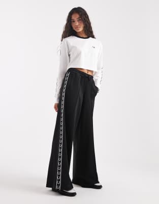 Fred Perry Fred Perry taped joggers in black
