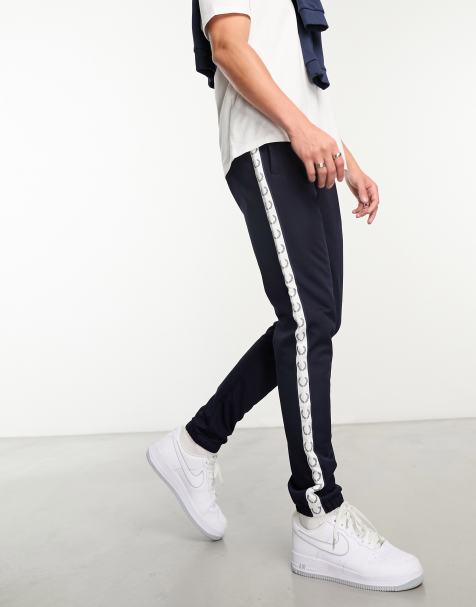 Men Pintuck Wide-Leg Joggers with Badge Detail