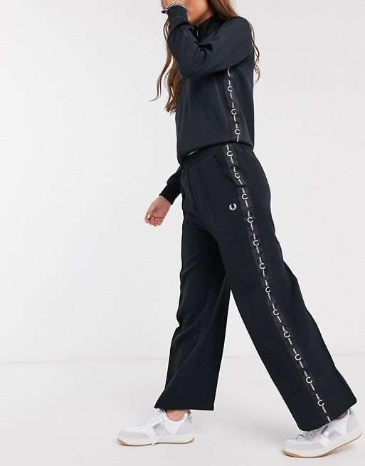 Fred Perry taped wide leg pant in black
