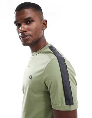 Fred Perry Fred Perry taping ringer t-shirt in green