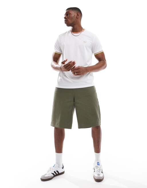 Fred Perry – Tennis-T-Shirt aus Performance-Stoff in Weiß mit zwei Zierstreifen, 2 von 4