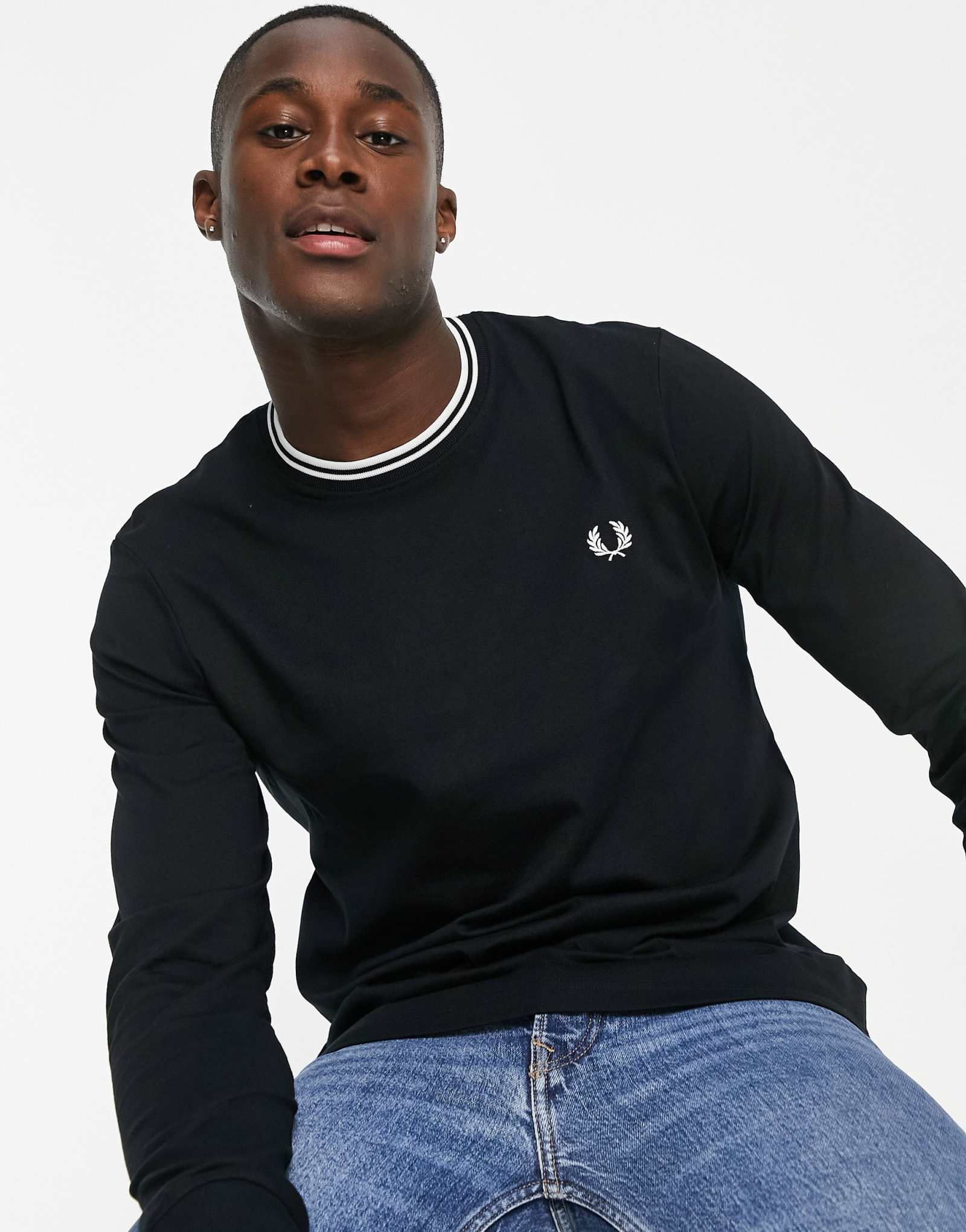 Черный топ с длинными рукавами от Fred Perry