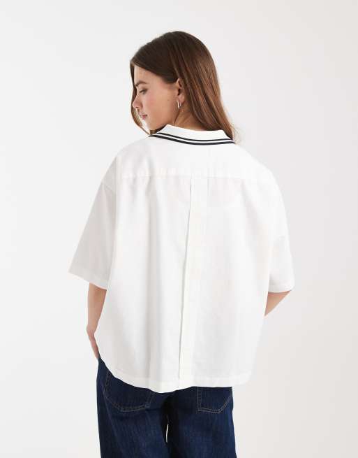 Fred Perry tipped placket detail logo shirt in white, 4 of 4