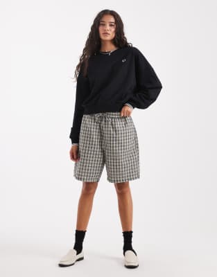 Fred Perry Tipped Sweatshirt In Black