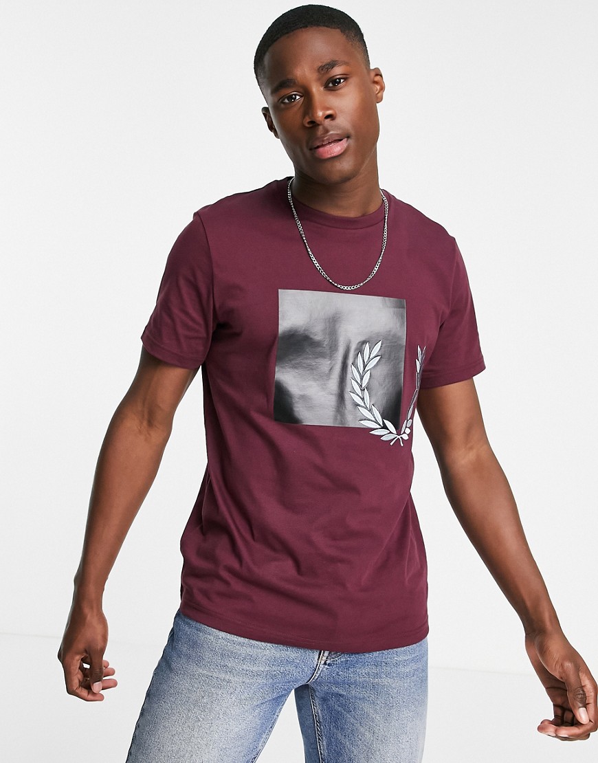 Fred Perry tonal graphic logo t-shirt in burgundy