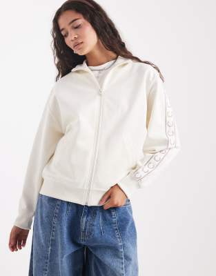 Fred Perry - Trainingsjacke in Creme mit Zierstreifen-Weiß