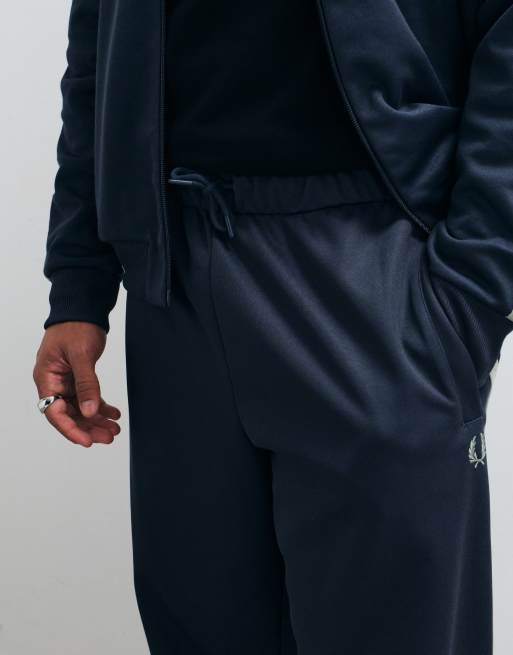Fred Perry tweekleurige mesh tape co-ord trackbroek in donkerblauw, 5 van 5