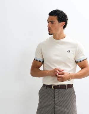 Fred Perry twin tipped cuff t-shirt in ecru