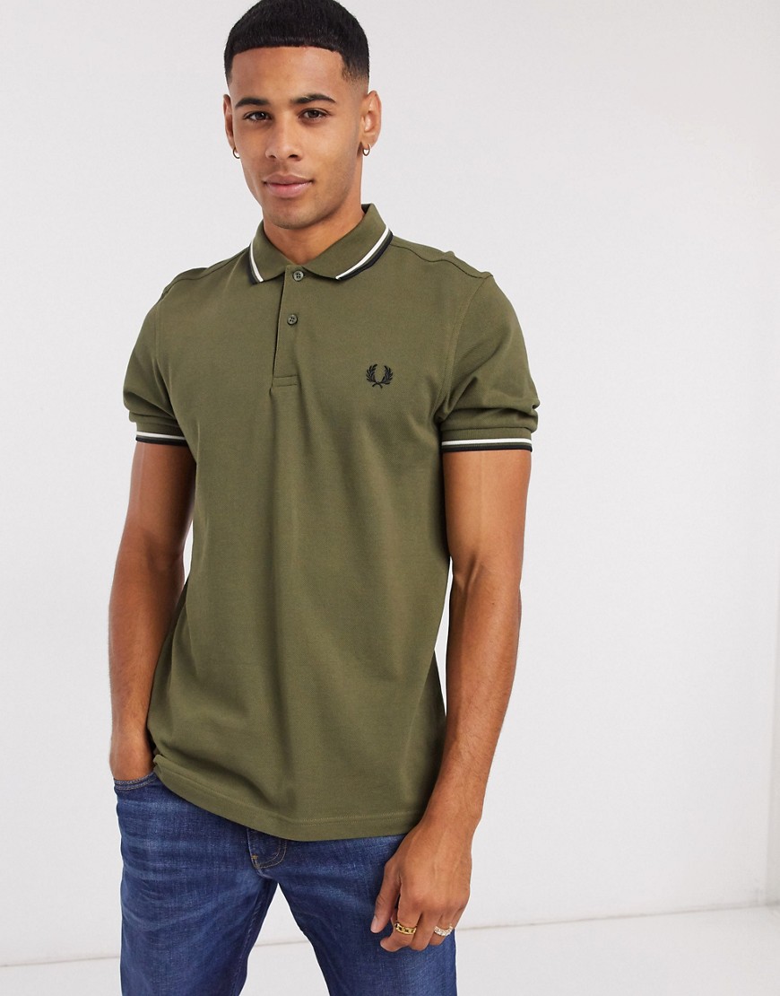 FRED PERRY TWIN TIPPED POLO IN KHAKI-GREEN,M3600 K93