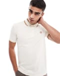 [Fred Perry] Fred Perry twin tipped polo shirt in ecru and brown-White XS White