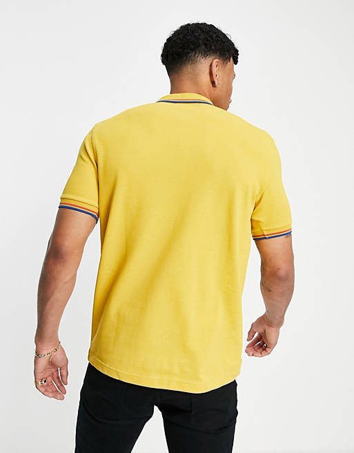 Men Fred Perry twin tipped polo shirt in yellow 