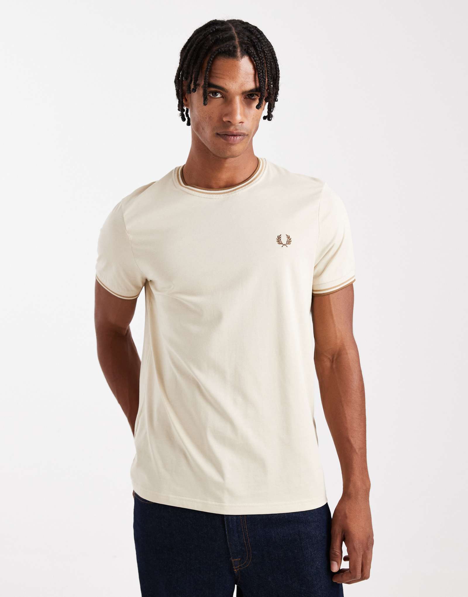 Кремовая футболка с двойным воротником от Fred Perry