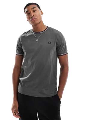 twin tipped t-shirt in grey-Gray