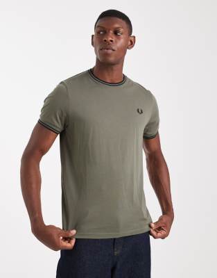 Fred Perry twin tipped t-shirt in khaki | ASOS