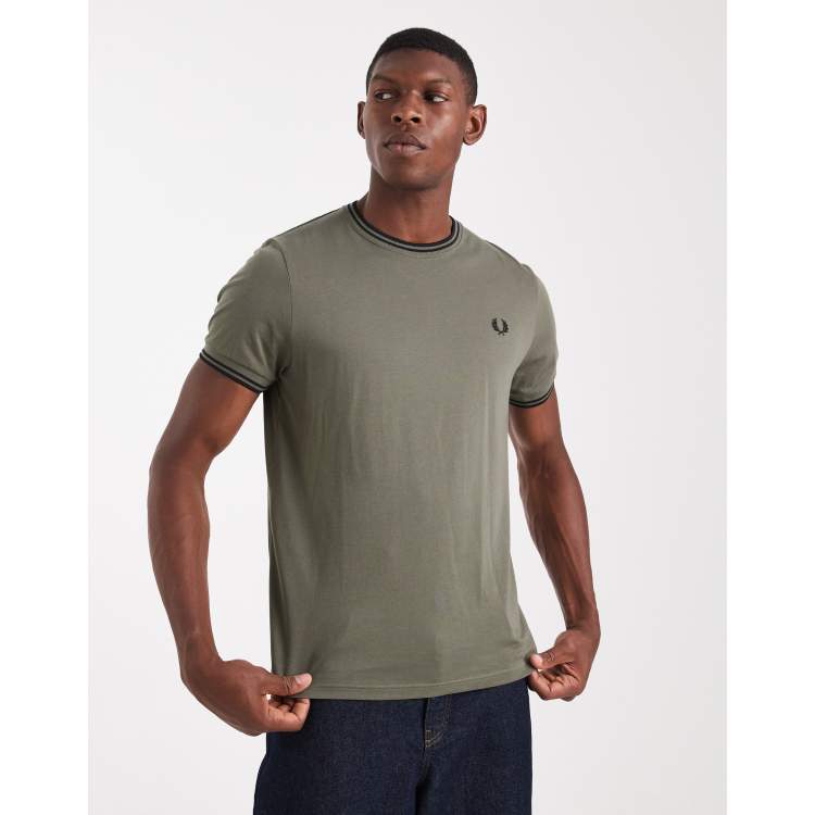 【FRED PERRY】 Twin Tipped T-Shirt Twin Tipped T-Shirt - Desert | Men's T-Shirts | Fred Perry US