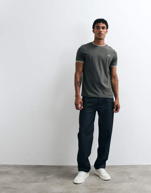 Fred Perry twin tipped t-shirt in khaki , 3 of 5