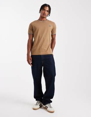 Fred Perry Twin Tipped T-shirt In Neutral