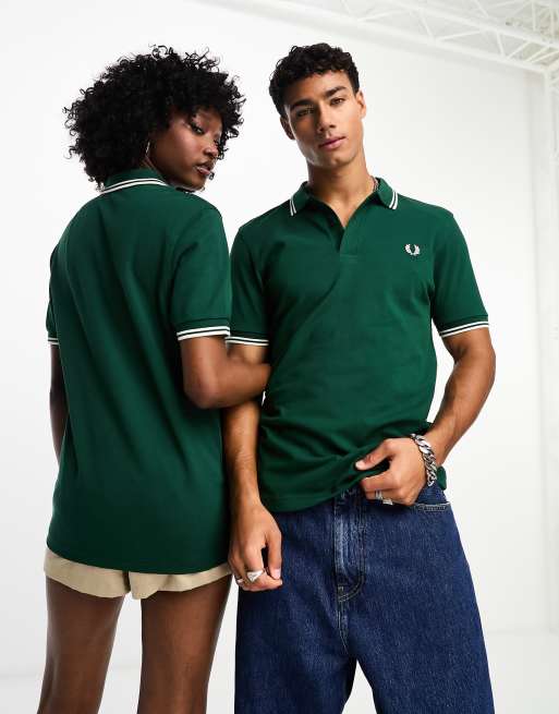 Fred Perry – Unisex-Polohemd in Grün mit Logo und zwei Zierstreifen, 2 von 4