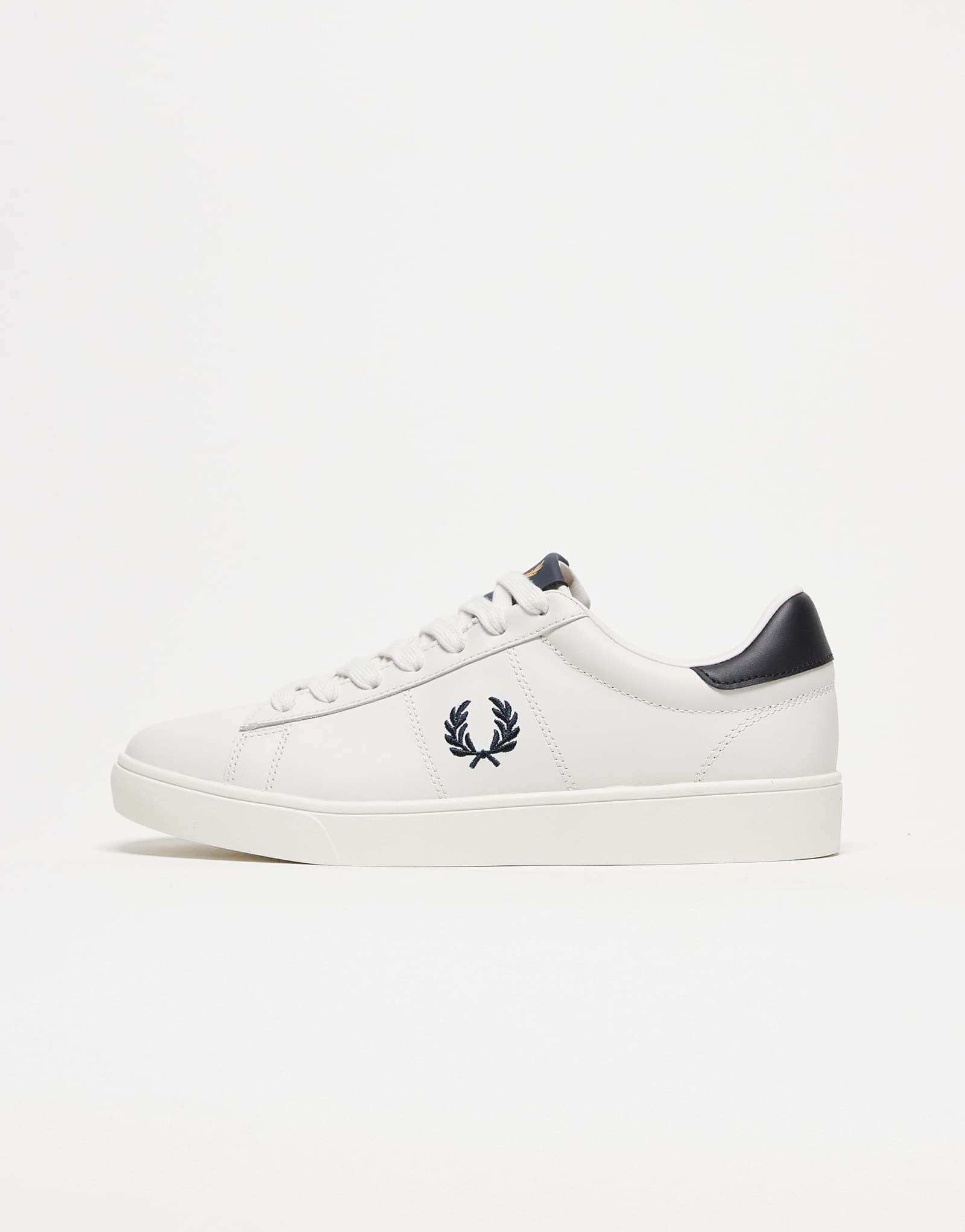 Кожаные кроссовки Fred Perry spencer унисекс белого цвета