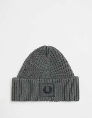 Fred Perry - Unisex-Strickmütze aus grauem Grobstrick mit Logo