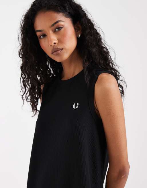 Fred Perry - Vestito midi senza maniche in tricot nero a coste con logo, 4 di 4