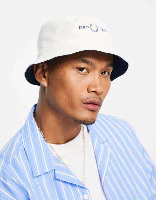 Fred Perry – Vit vändbar solhatt i frotté