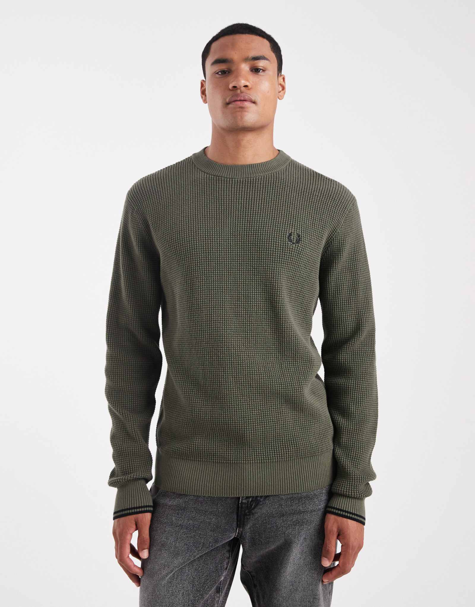 Вафельный свитер Fred Perry цвета хаки