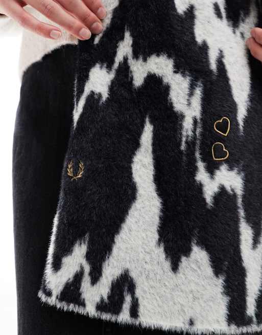 Fred Perry x Amy Winehouse blurred print scarf in black and white, 2 of 3