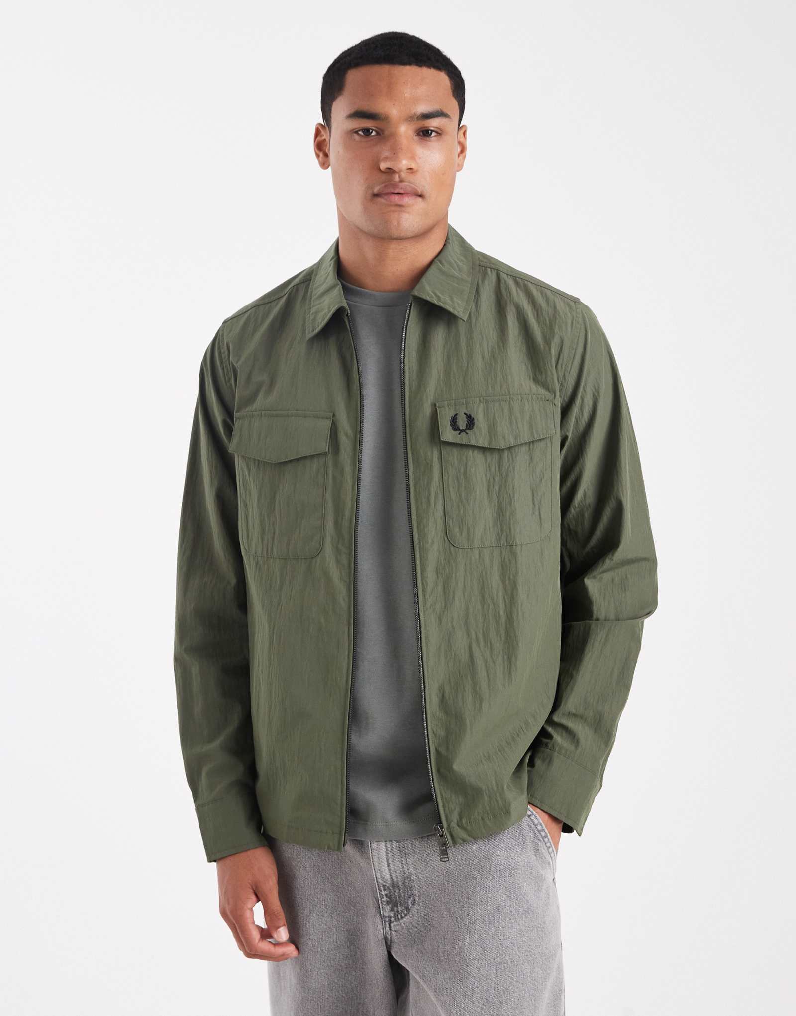 Верхняя рубашка Фреда Перри цвета хаки на молнии