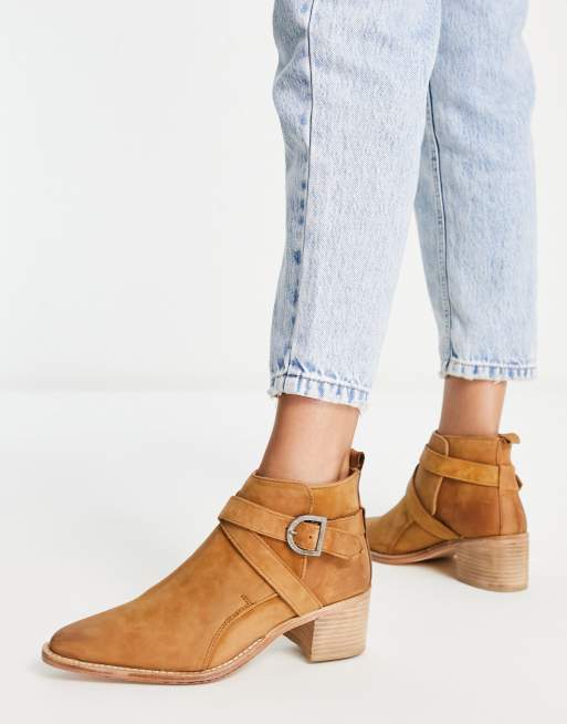 een keer Voorgevoel Arthur Conan Doyle Free People back loop ankle boots in tan leather | ASOS