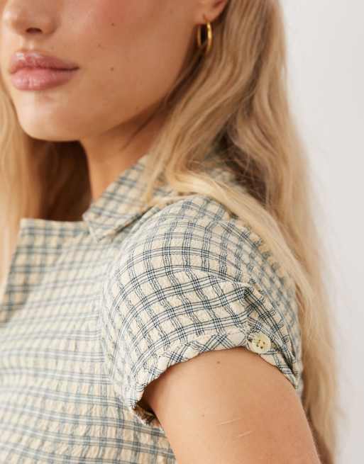 Free People – Beige, ginghamrutig, figursydd blus med korta ärmar, 3 av 4