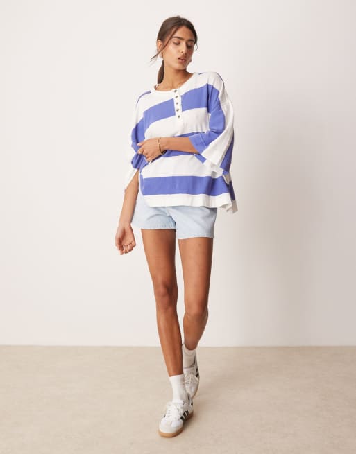 Free People – Blå t-shirt med knappar och stora ränder, 2 av 4