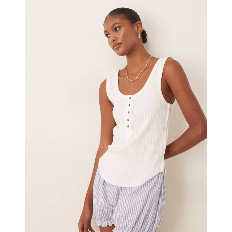 208729150-1-white?$n_750w$&wid