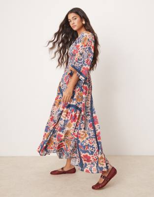 Free People - Buntes Midaxi-Kleid mit plakativem Blütenmuster