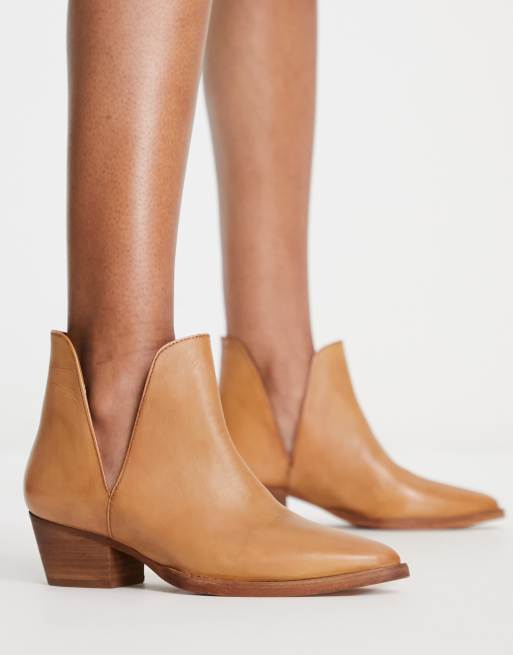 Pointed tan outlet ankle boots