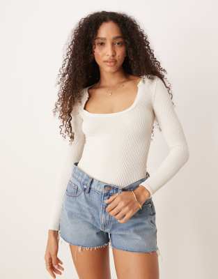 clean slate scoop neck long sleeve top in ecru-Neutral