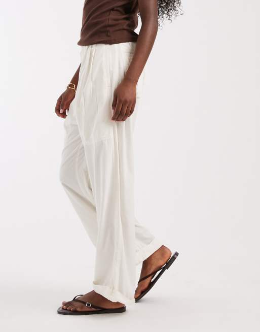 Free People - Clover - Pantalones cargo blancos de talle bajo, 2 de 5