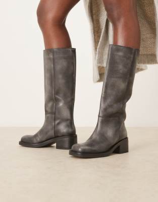  dana distressed leather pull-on boots 