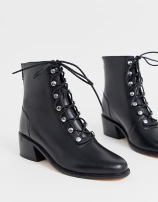 lace up hiker boots heel