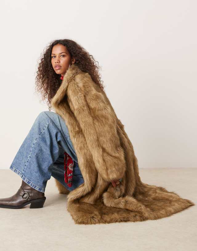 KBfur ミンク リアルファーベスト フレアシルエット ホック式 ブラウン Free People faux fur maxi coat in sandy beige | ASOS